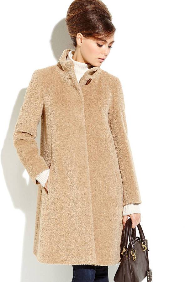 Женское пальто из альпака — лучший вариант для холодной зимы