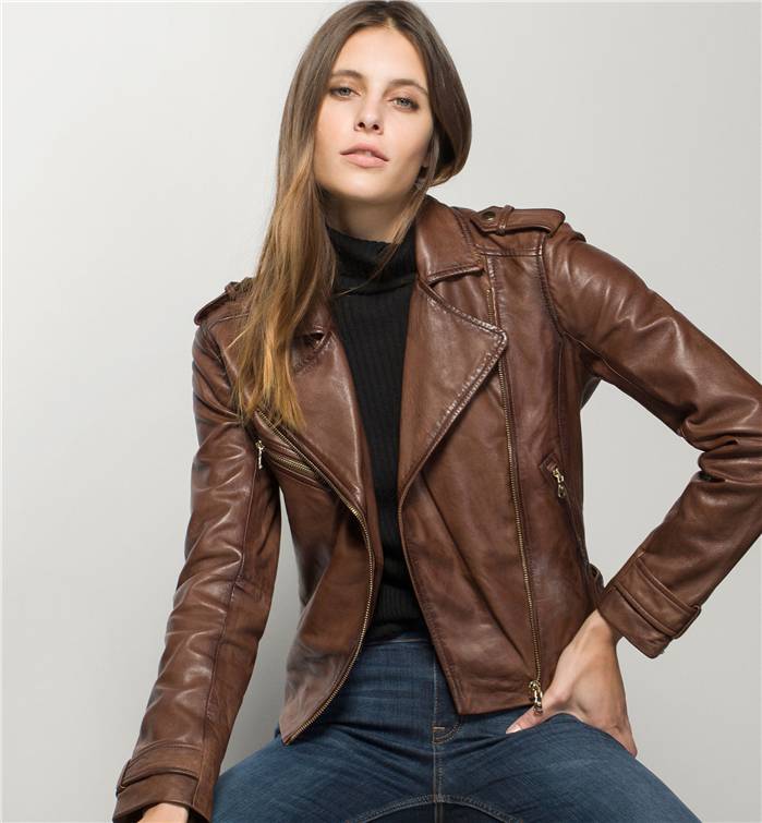 Модные женские кожаные куртки 2021-2022: стильные фасоны, свежие фото-идеи