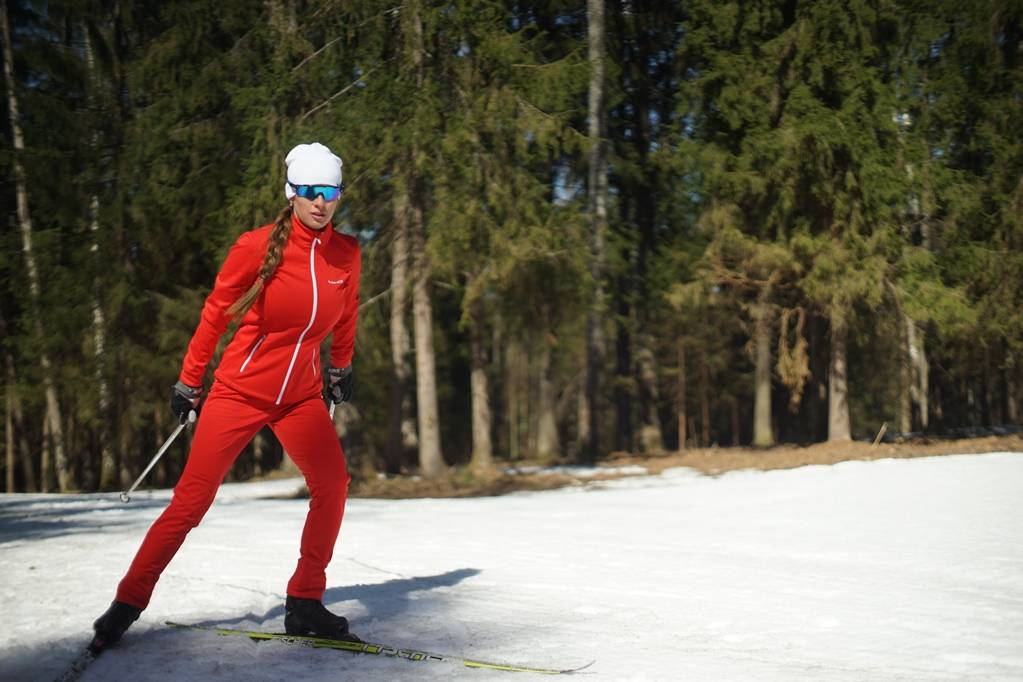 Как выбрать среди лучших костюмов для беговых лыж в 2023 году