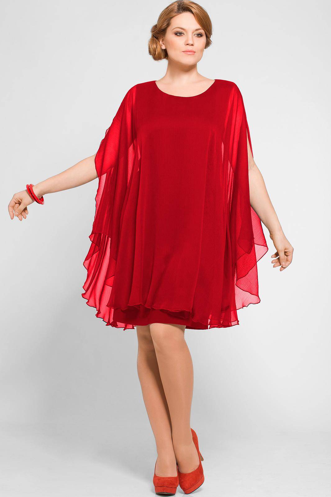 Платье из шифона для полных женщин: нарядные и воздушные модели, легкое с накидкой