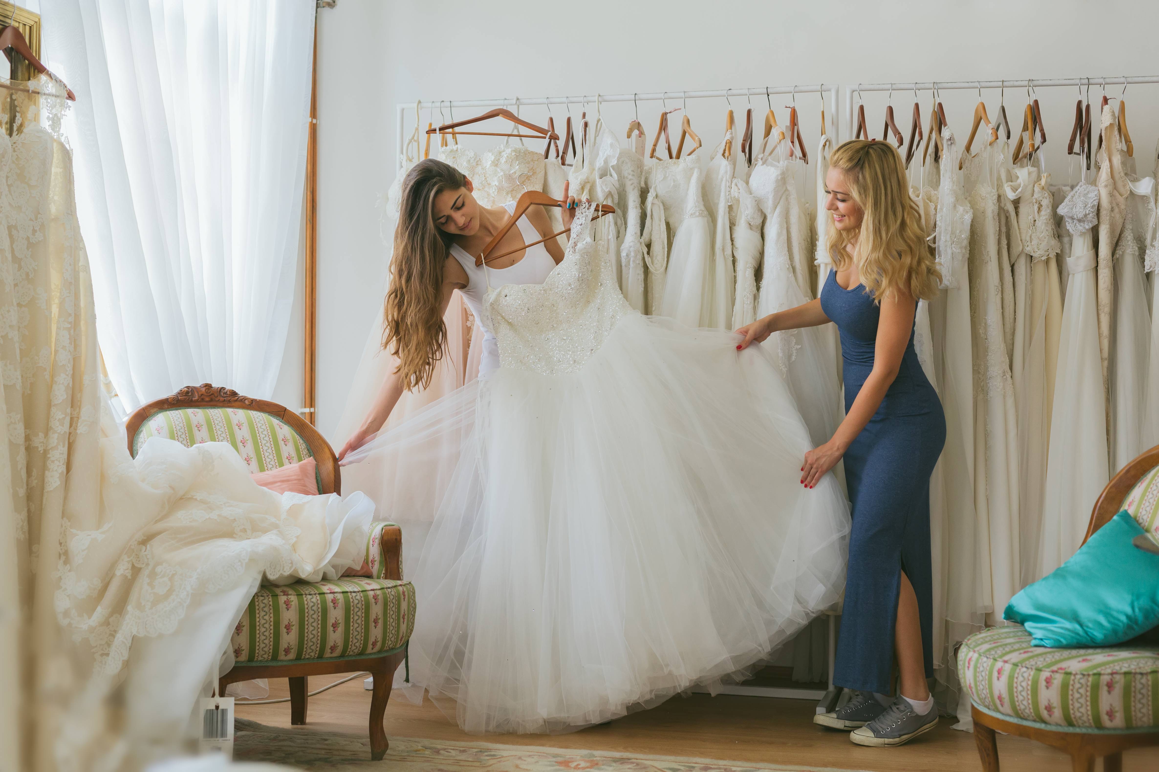 ? кто покупает свадебное платье ❤️ для невесты на церемонию?