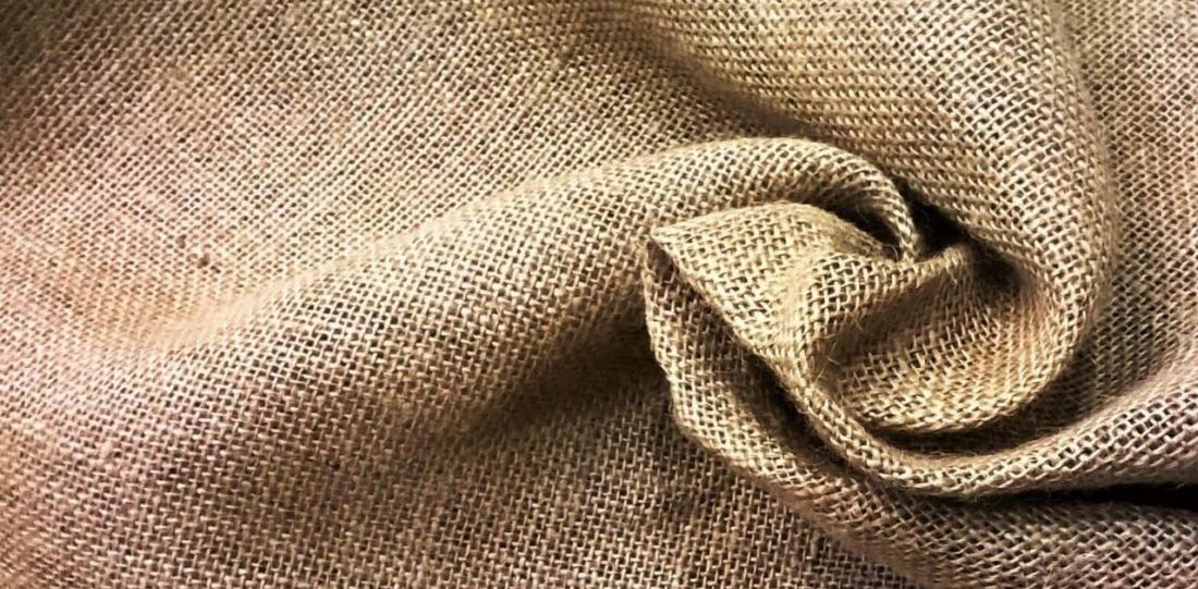 Холщовая ткань — суровое, не отбеленное полотно из растительных волокон