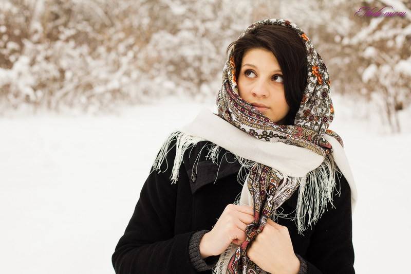 Как красиво завязать шарф на голове зимой разными способами фото и видео
