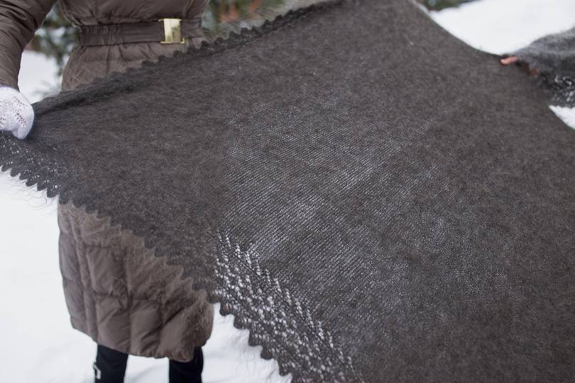 Из чего вяжут оренбургские пуховые платки: какой пух и основа используется для разных видов платков