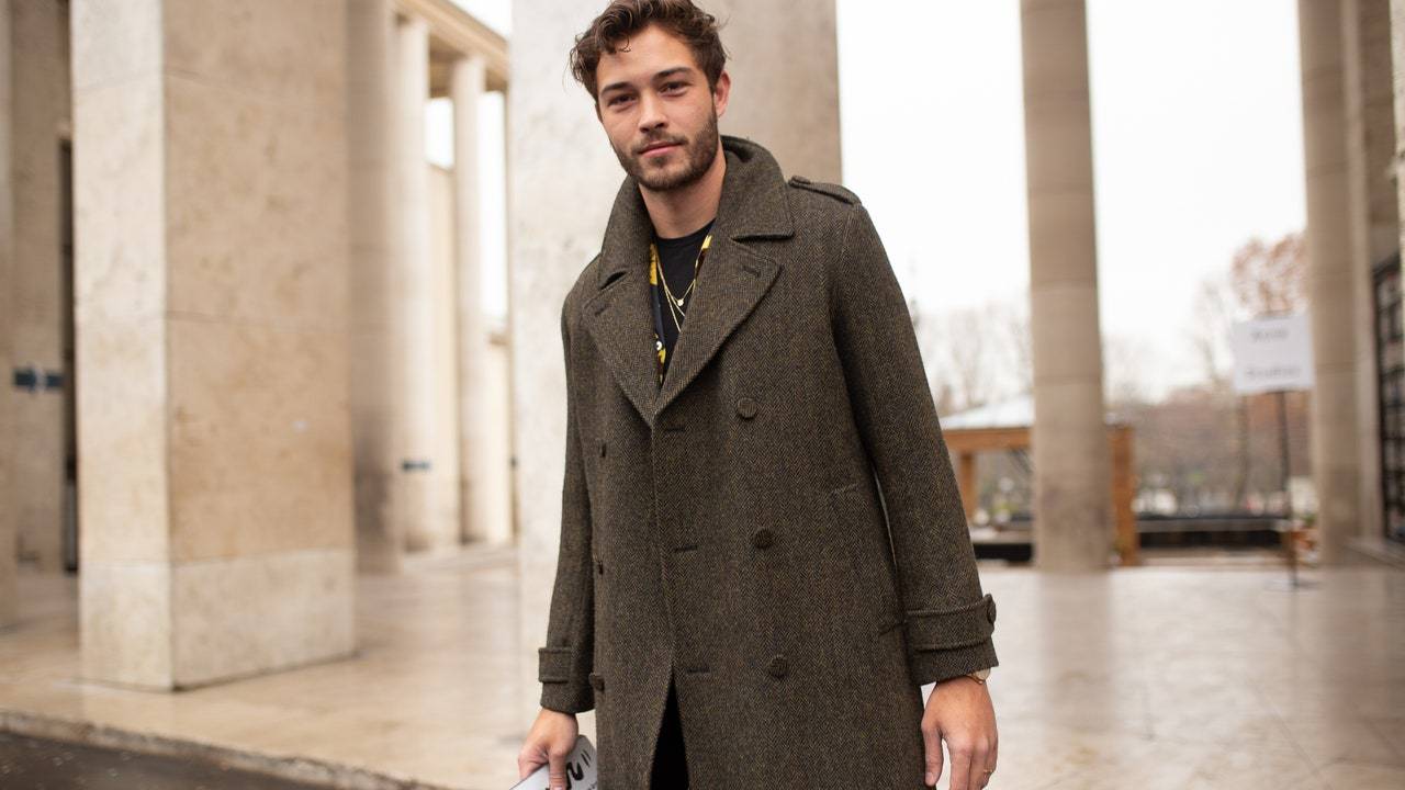 Определяемся с верхней одеждой: как узнать размер мужского пальто?