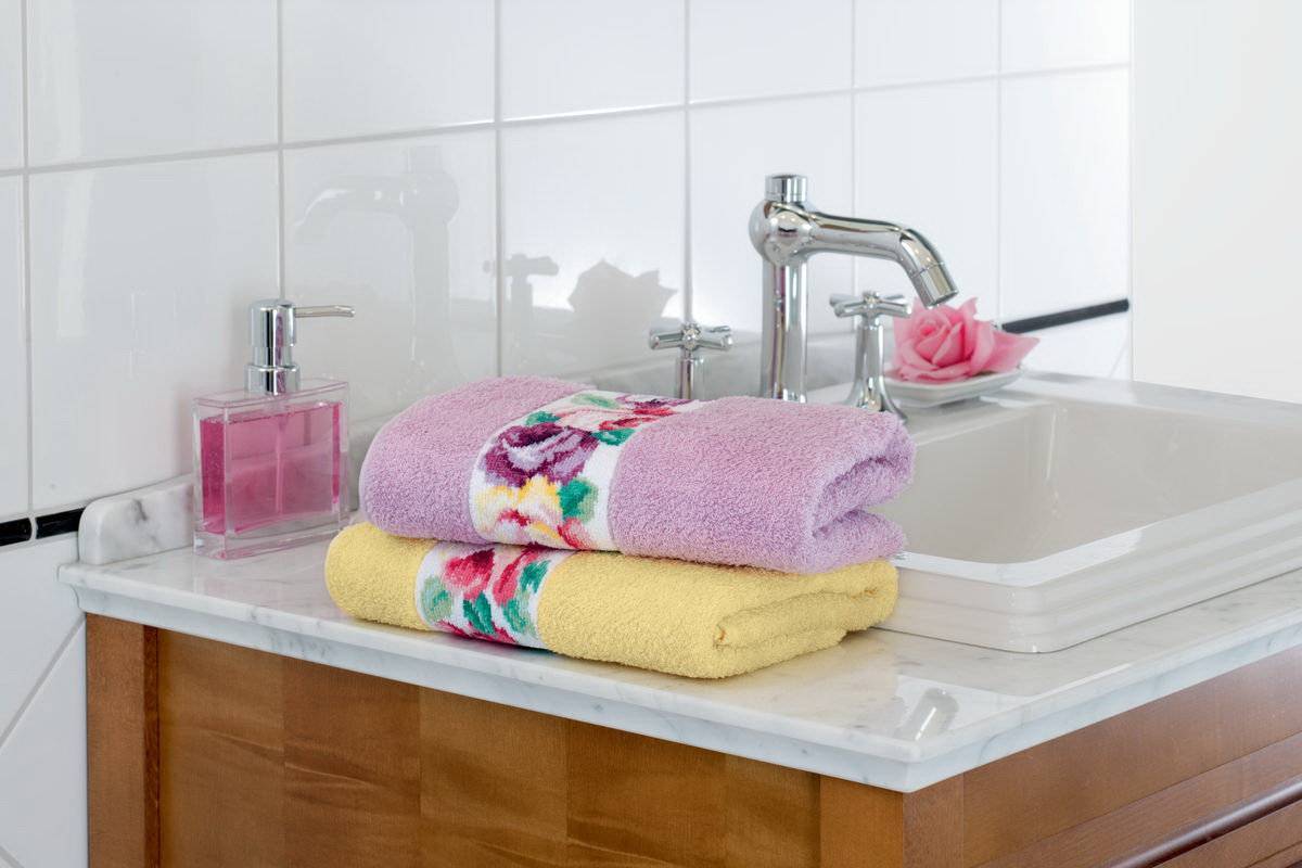 Как избавиться от запаха от полотенец: причины и правила ухода