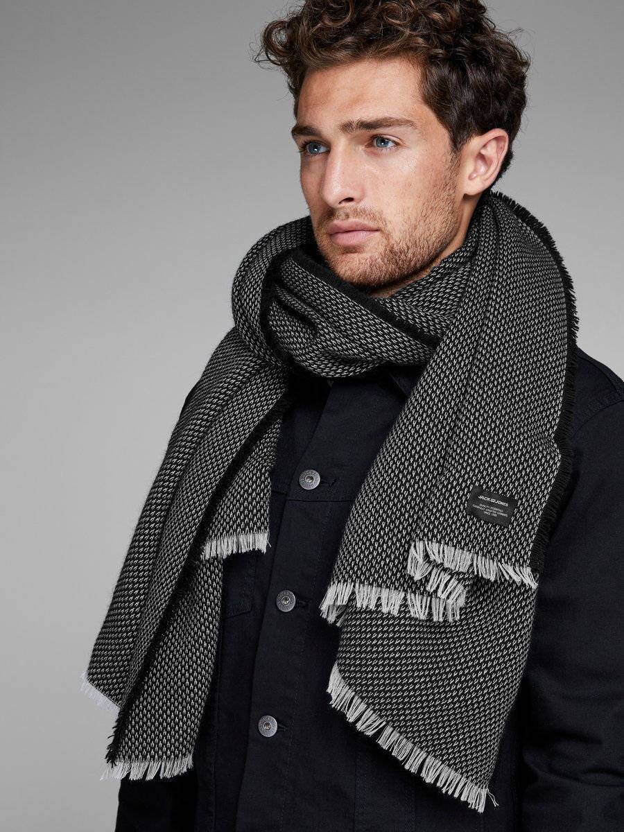 Как завязать шарф на шее мужчине: 9 способов