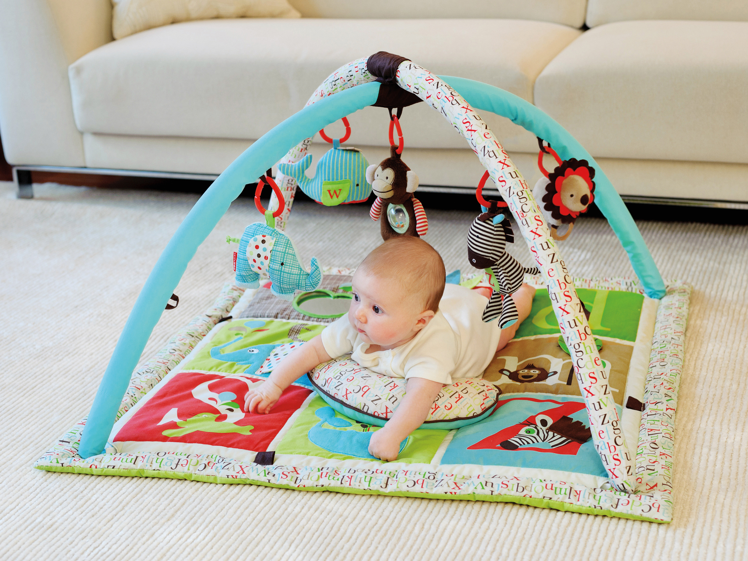 Развивающий коврик для детей: со скольки месяцев нужен, как выбрать лучший?