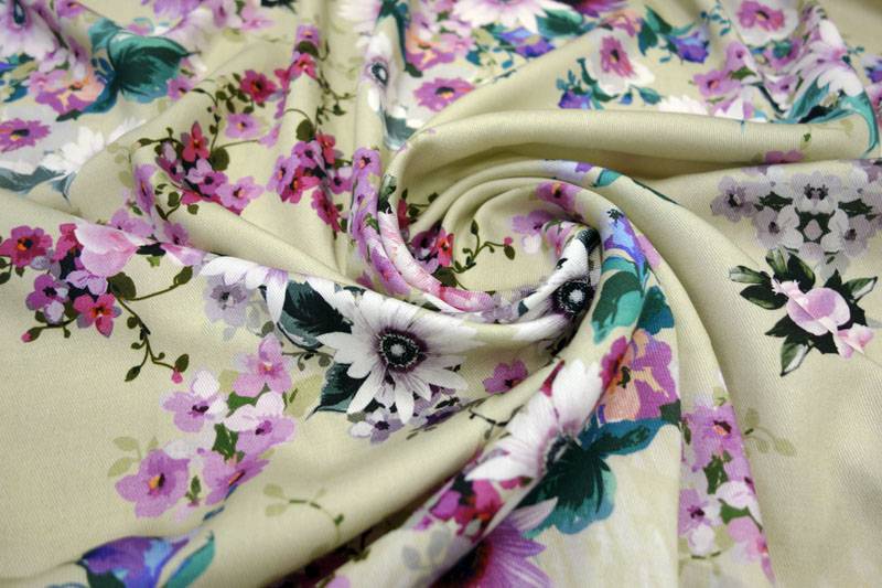 Сохраняя прохладу: десять лучших тканей для летней одежды