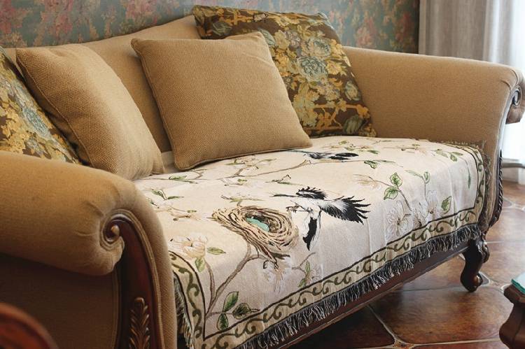 Гобеленовые покрывала на кровать или диван — все особенности правильного выбора (120 фото новинок)