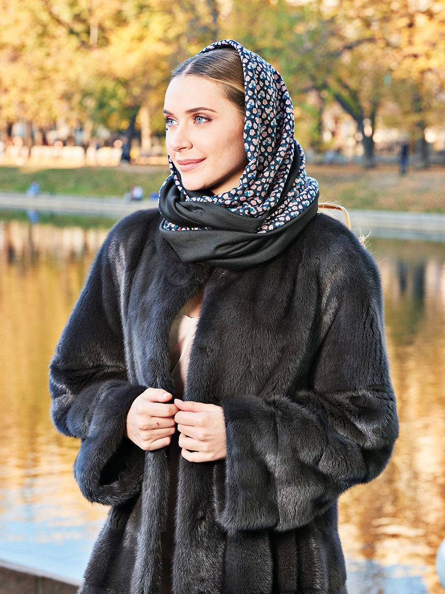 Как красиво завязать платок на голове зимой: фото