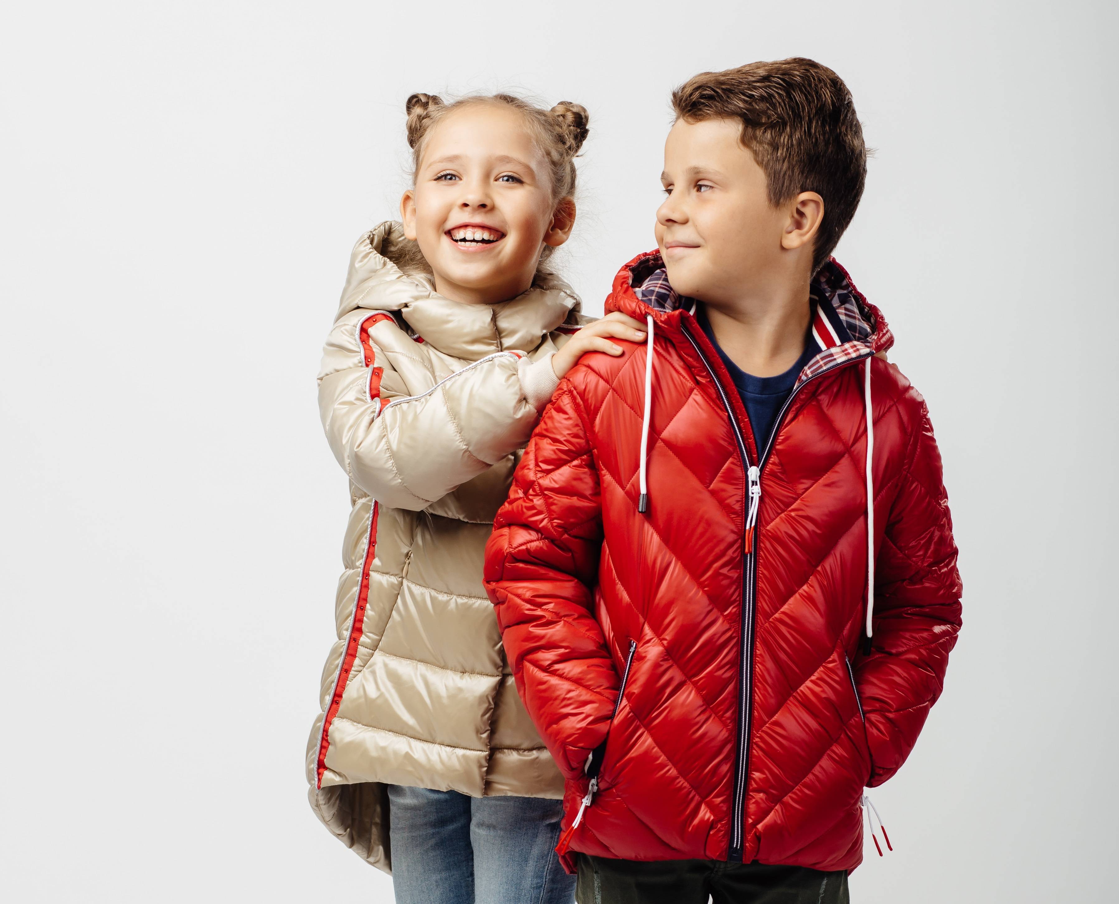 Выбираем лучшие бренды зимней одежды для детей в 2023 году
