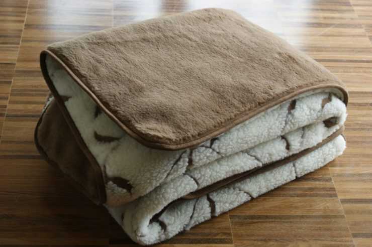 Как стирать одеяло из овечьей шерсти?