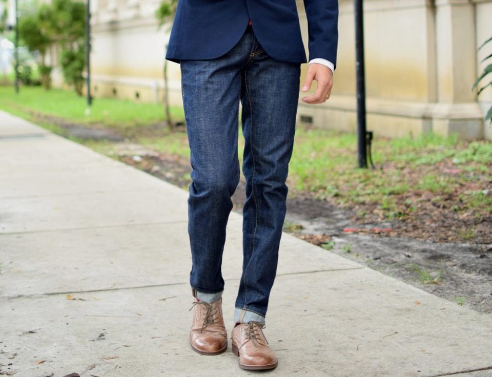 Мужские ботинки под джинсы, как носить кроссовки и высокие туфли с джинсами мужчинам