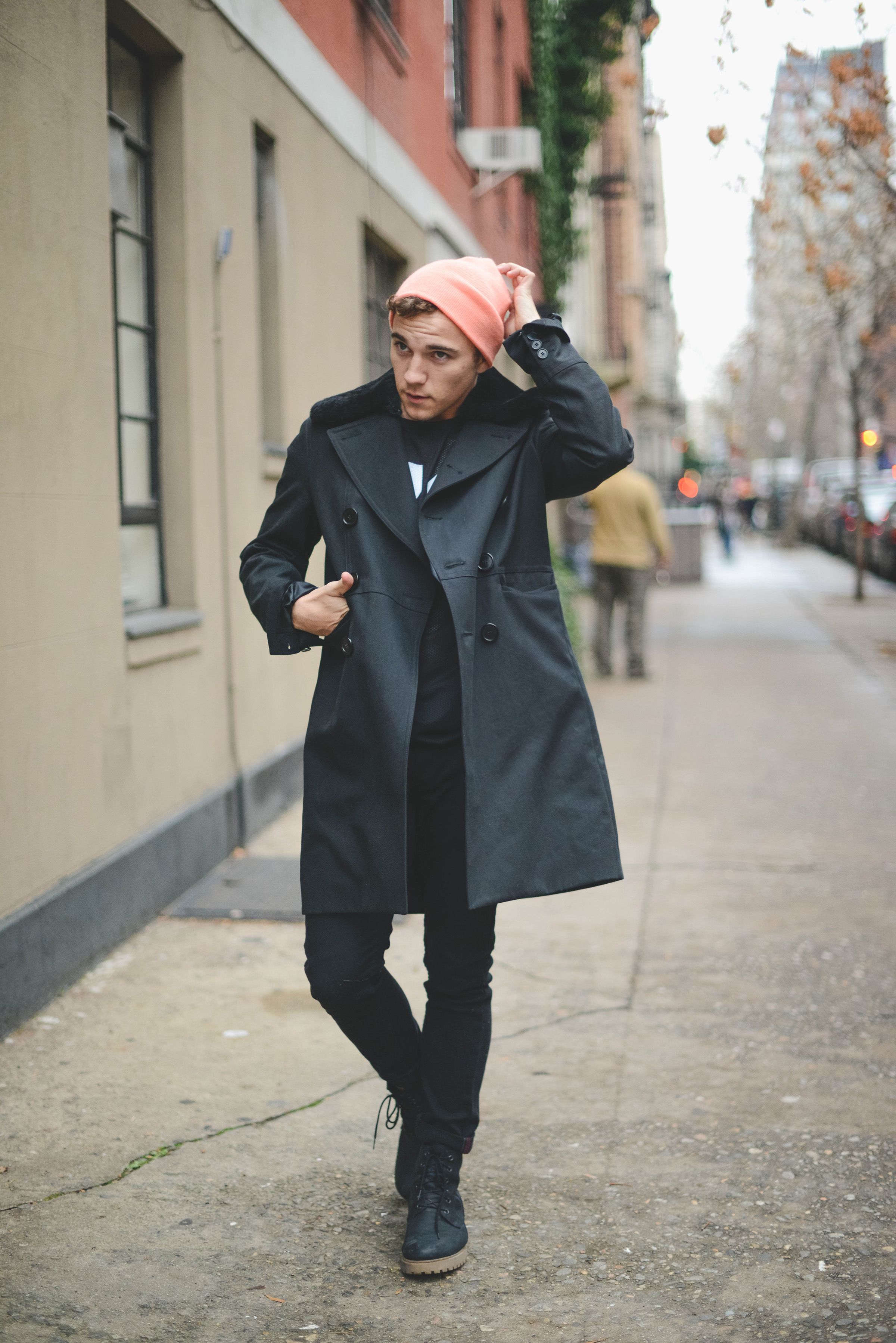 Какая шапка подойдёт под мужское пальто: какую шапку лучше не носить с пальто