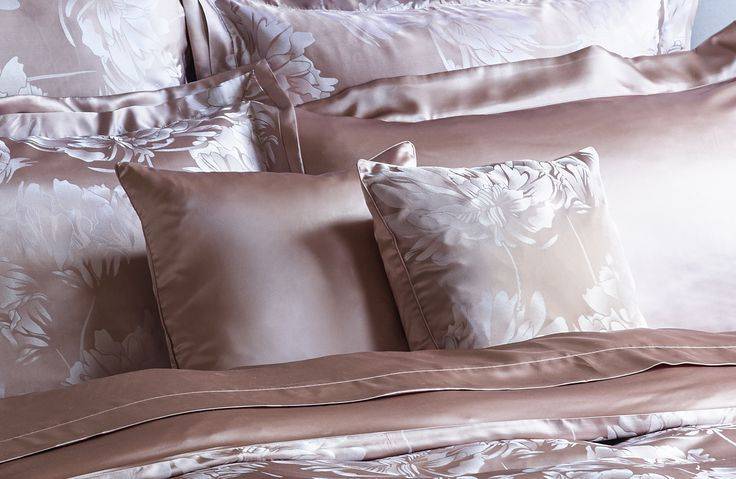 Шелковое постельное белье: особенности ткани, плюсы и минусы, отзывы. натуральный и искусственный шелк для постельного белья