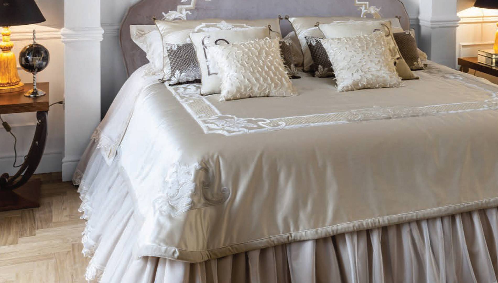 Покрывала для спальни: красивые и современные варианты + 140 фото новинок