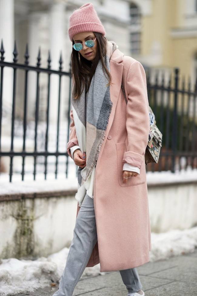 С чем носить пальто оверсайз: луки от модных стилистов