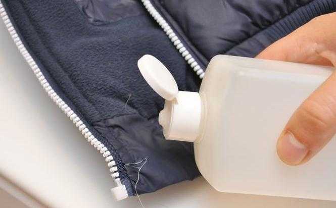 Как отстирать смолу с одежды в домашних условиях и чем вывести пятно