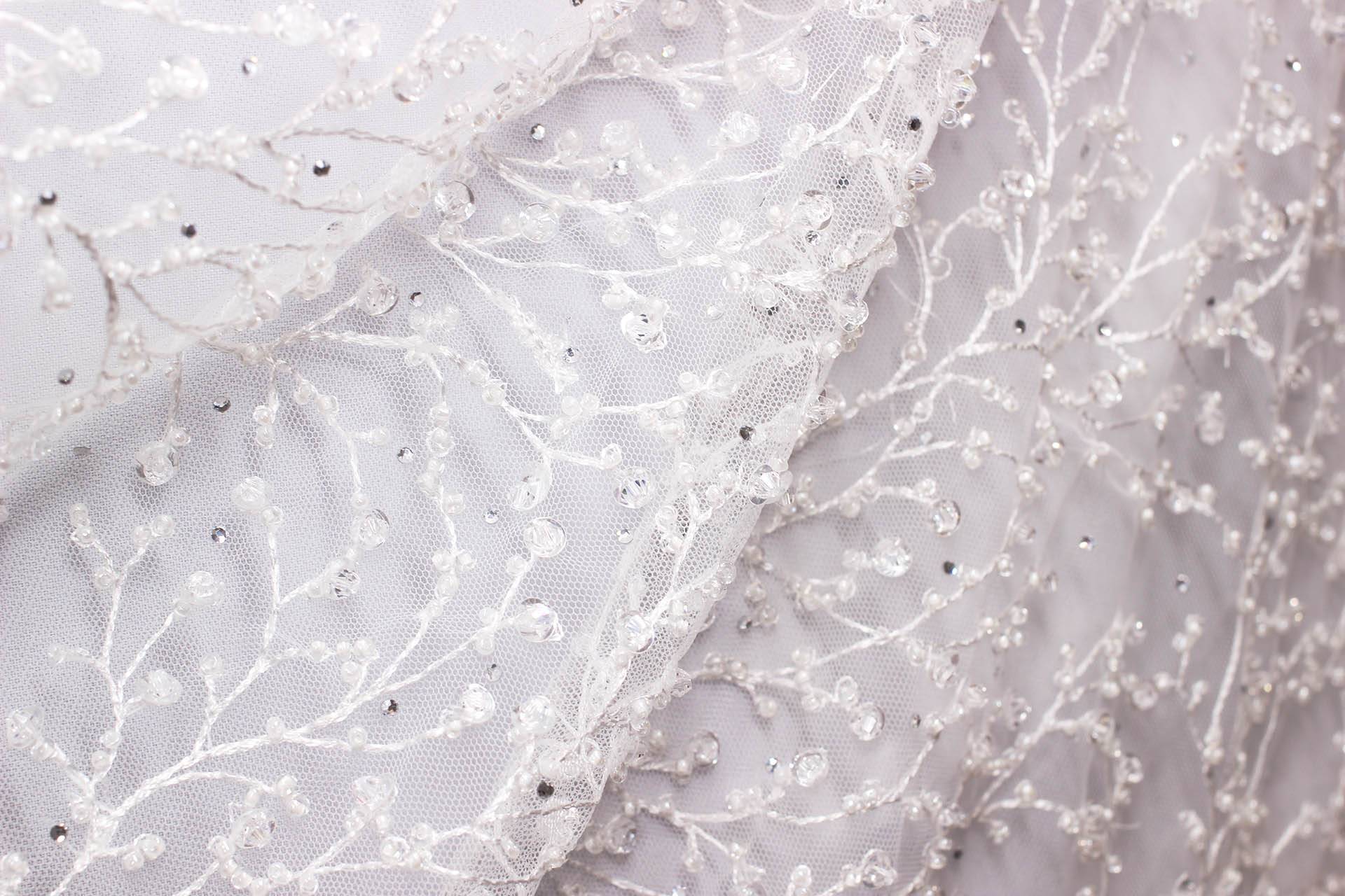 Ткани для свадебных платьев: обзор плотных и тонких материалов