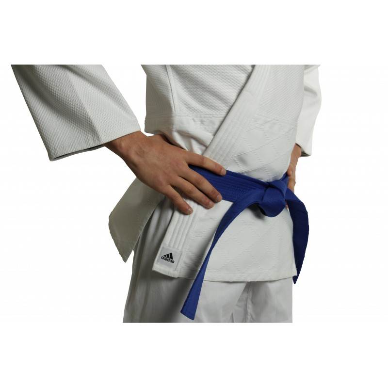 Как завязать пояс на кимоно для карате: узлы для киокушинкай и шотокан
