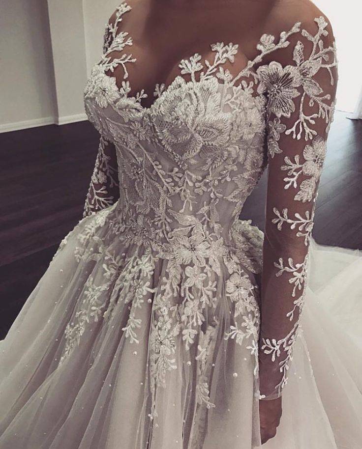 Свадебные платья с кружевными рукавами: фото лучших моделей